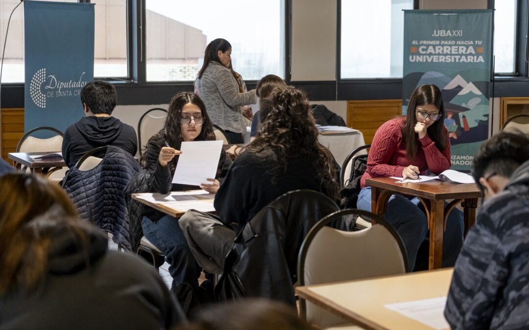 Más de 70 alumnos santacruceños rindieron el segundo parcial de UBA XXI en Río Gallegos, gracias al convenio impulsado por Fabián Leguizamón