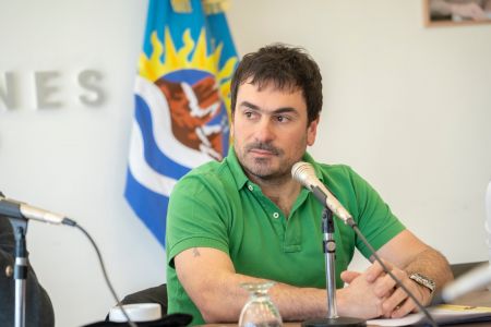 “El endeudamiento no pone en riesgo a Santa Cruz”, aseguró Aberastain y defendió el proyecto de financiamiento provincial