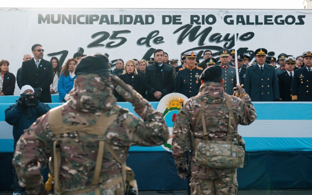 Con una gran convocatoria, Río Gallegos conmemoró el 216° aniversario de la Revolución de Mayo