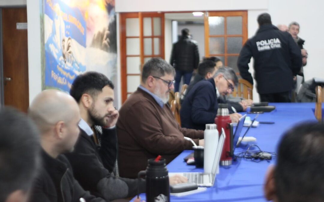 La negociación salarial para la Policía pasó a cuarto intermedio hasta el viernes