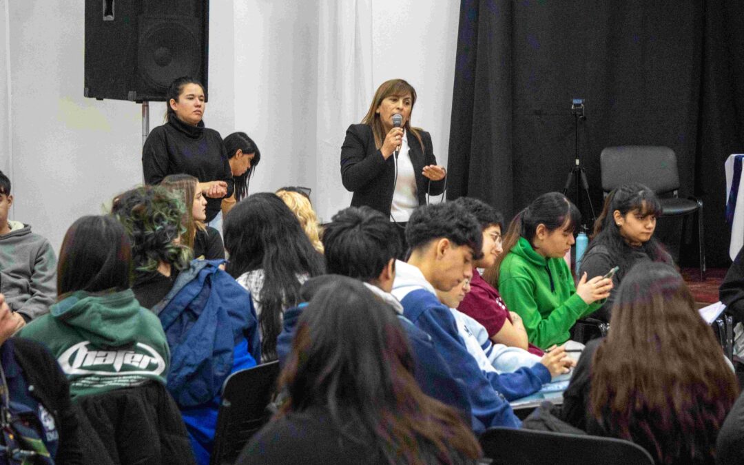 Iris Rasgido: “La convivencia democrática significa dialogar, interactuar y tener la responsabilidad de llegar a acuerdos”