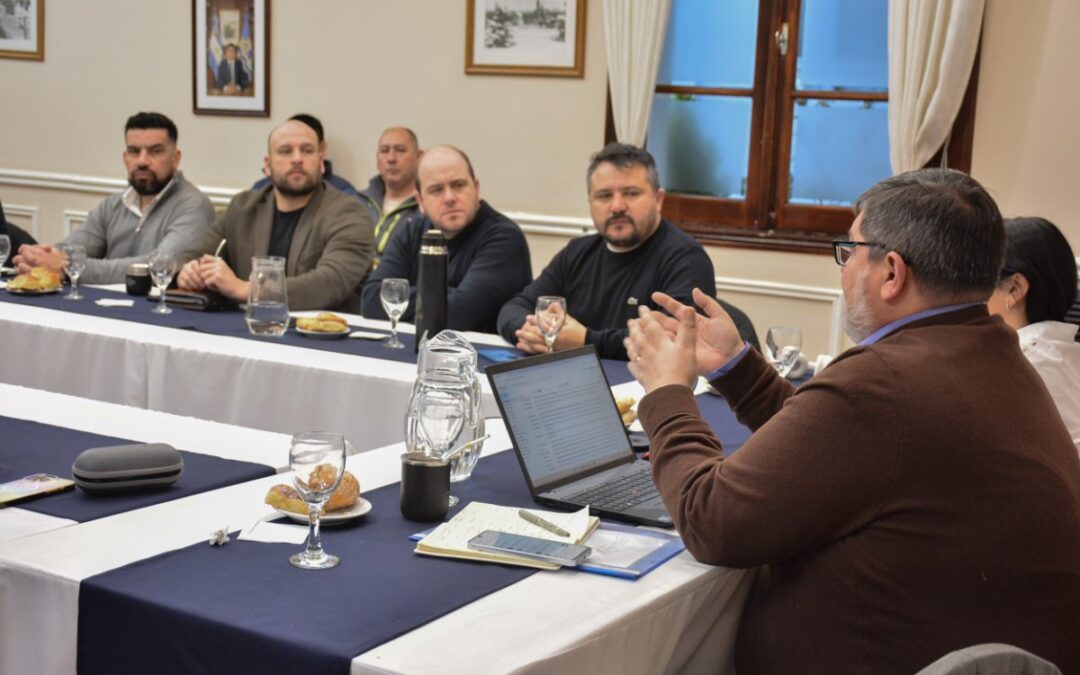 Gobierno e intendentes avanzan en una agenda de diálogo para fortalecer el sistema previsional santacruceño