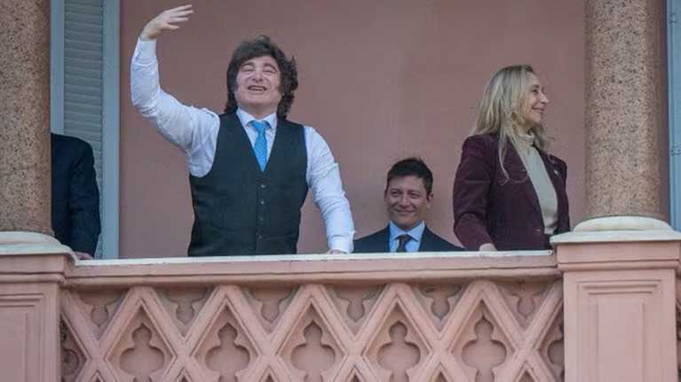 Para esto si hubo “Acuerdo Político Total”: Gobierno y el Congreso suspendieron para el miércoles todas las actividades por la Scaloneta