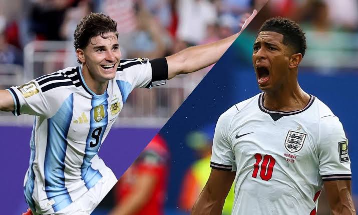 La Selección Argentina juega frente a Inglaterra. Aguante corazón.