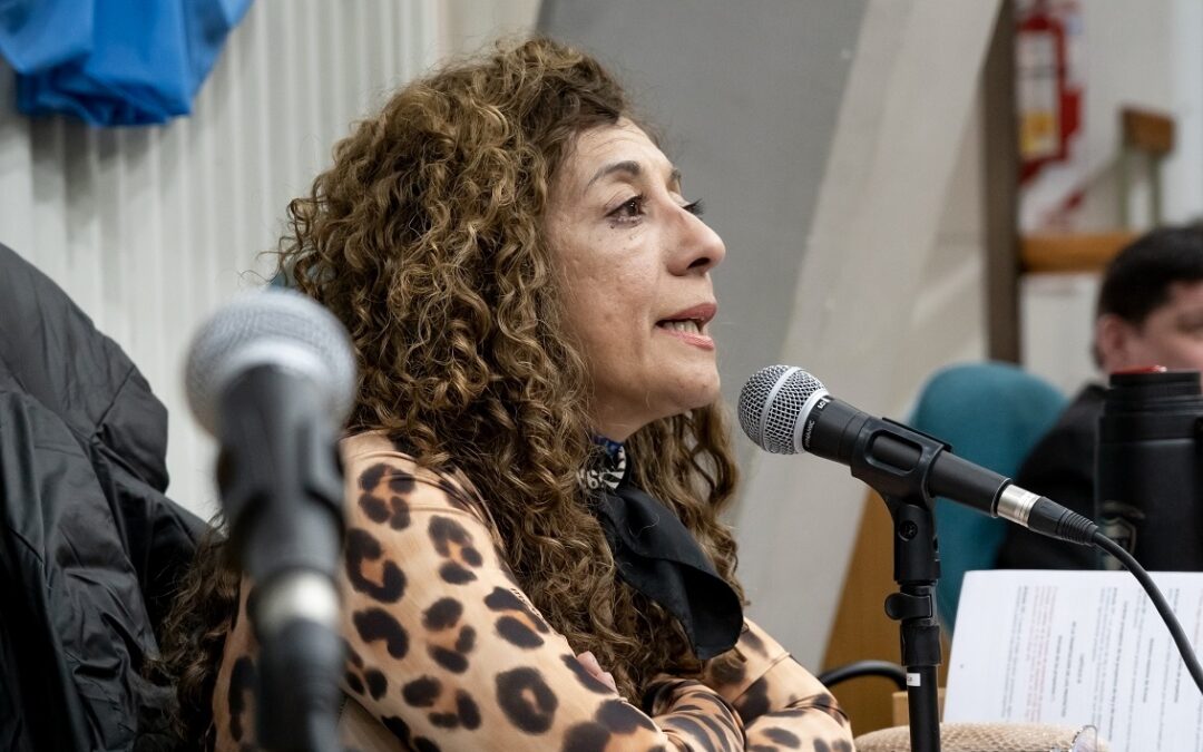 Ante la negativa de la oposición Adriana Nieto le pidió «no ser caraduras y priorizar a las familias que esperan una vivienda»