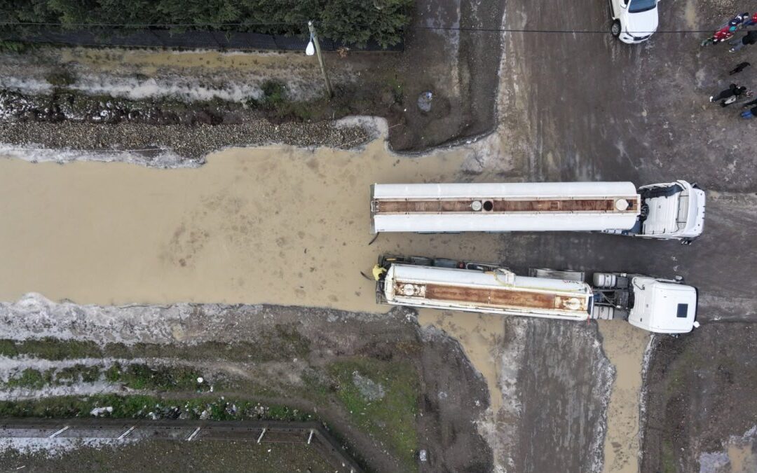 OPERATIVO EN RÍO GALLEGOS  Tras el deshielo, el Gobierno provincial cuestionó los resultados de una obra de drenaje anunciada por el municipio