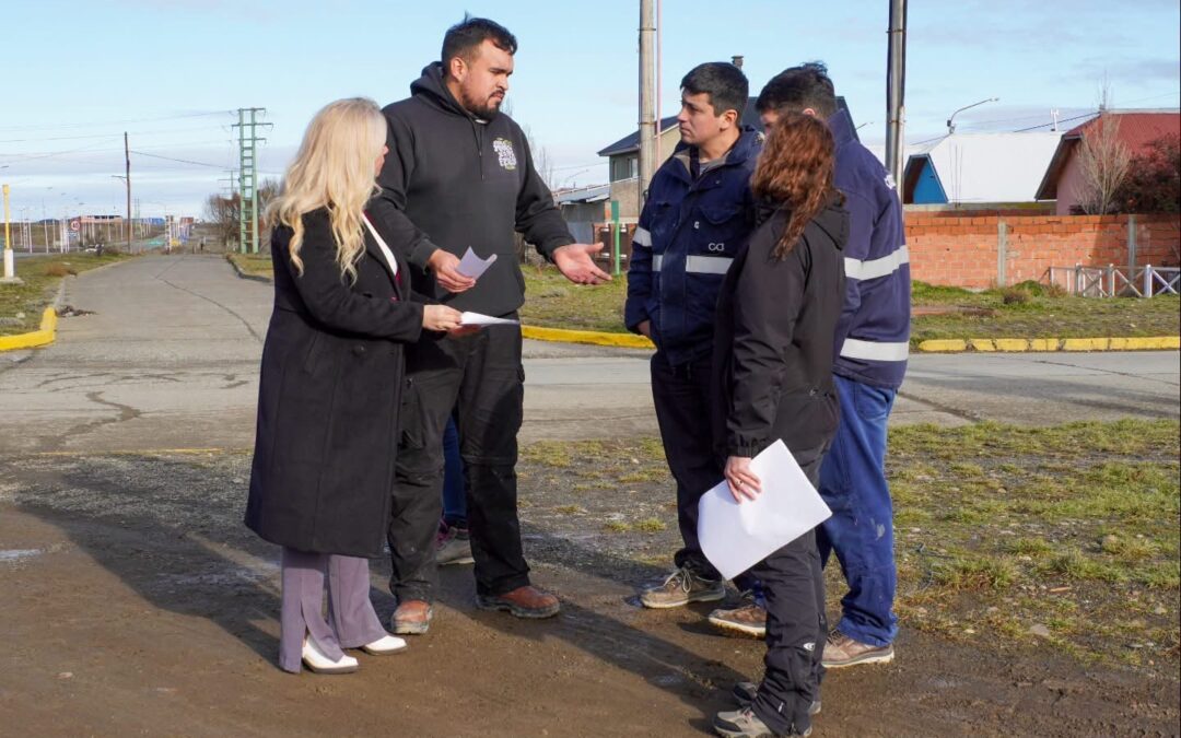 El Municipio proyecta acequias urbanas ante las contingencias climáticas y coordina esquemas de trabajo operativo con SPSE y Camuzzi
