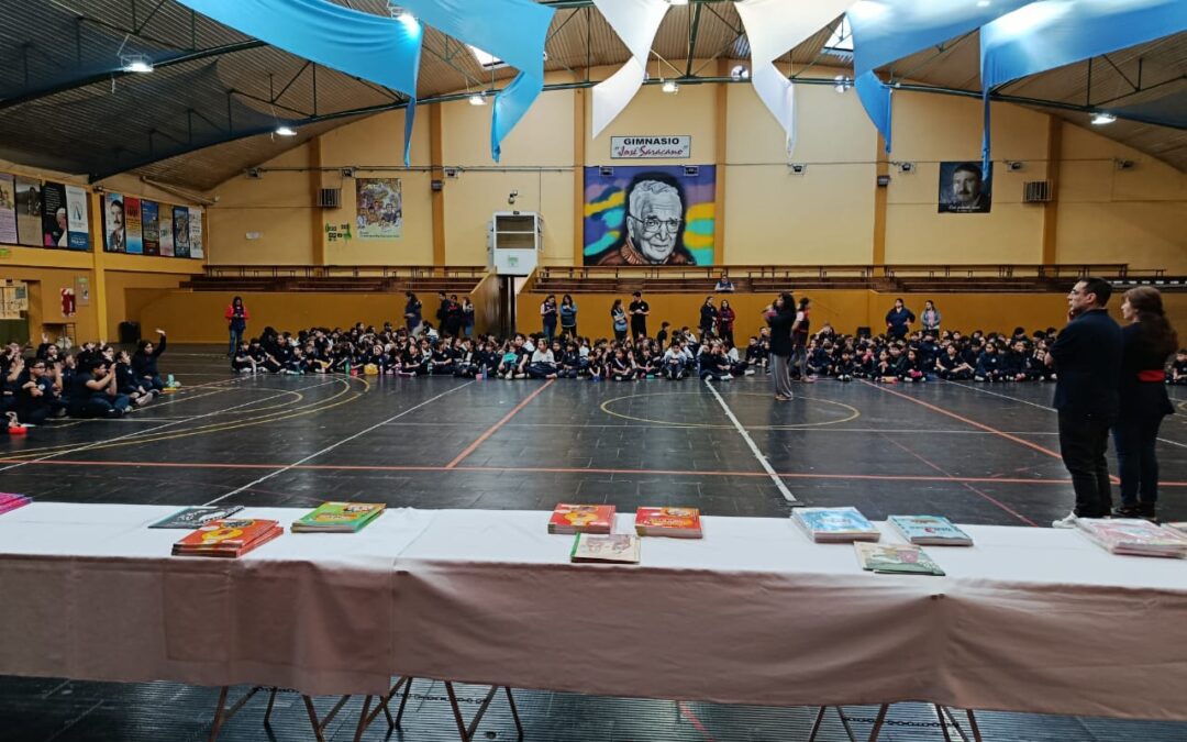 ACCIONES DEL PLAN PROVINCIAL DE ALFABETIZACIÓN PLEN@ EN EL COLEGIO SALESIANO  Educación: Entrega de libros en escuelas primarias con una nueva jornada en el Colegio Salesiano