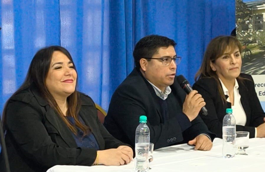 FORTALECIMIENTO DEL SISTEMA EDUCATIVO EN SANTA CRUZ  Claudio Vidal: “Venimos de muy atrás, la educación estaba muy abandonada y hoy la estamos reconstruyendo”