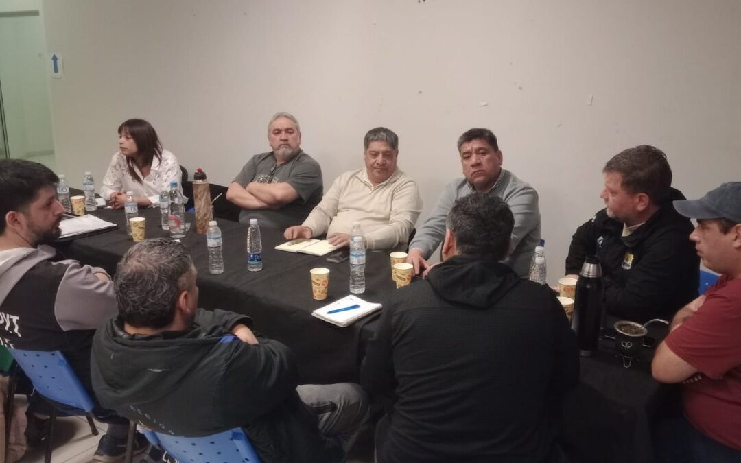 Trabajo dialogó con gremios de YCRT y atendió la situación del personal despedido por Autofarma