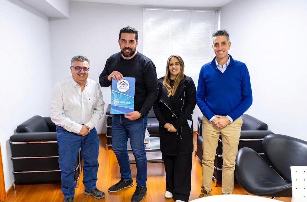 INFRAESTRUCTURA HABITACIONAL  IDUV firmó convenio para la construcción de 10 viviendas en Cañadón Seco