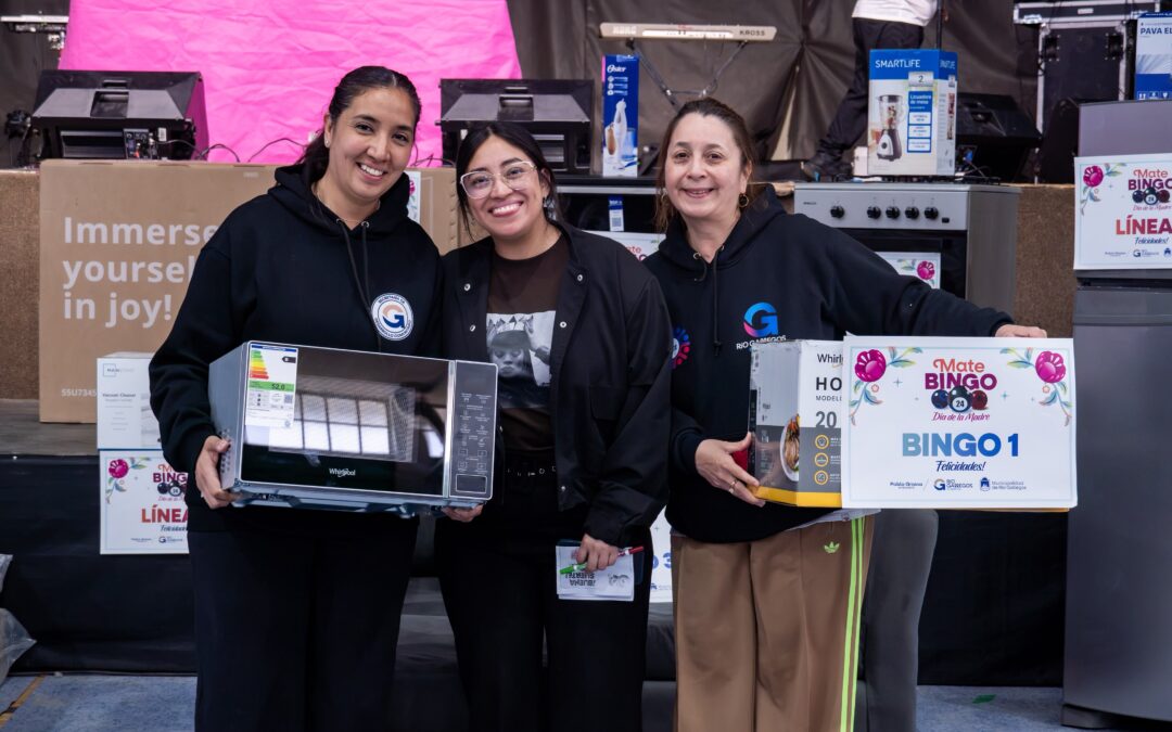 El Municipio de Río Gallegos celebró junto a cientos de vecinos el Día de la Madre en el Boxing