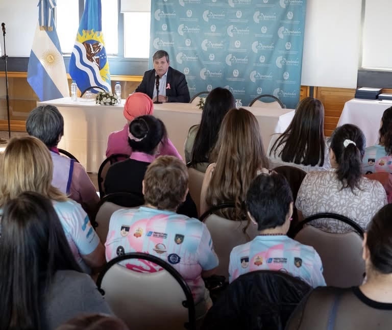 La Cámara de Diputados de Santa Cruz realizó la jornada  “Es tiempo de hablar de cáncer de mama”